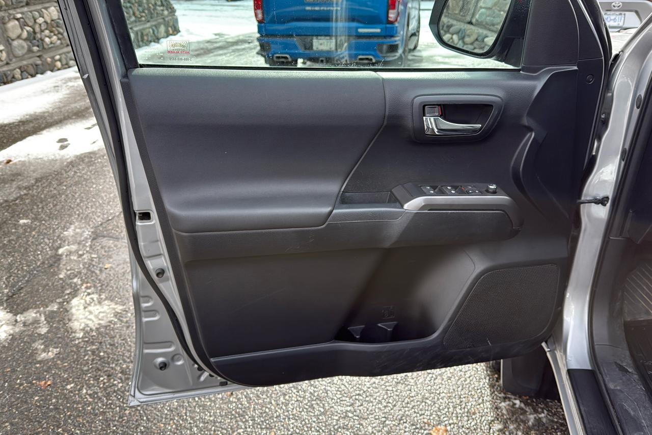 2016 Toyota Tacoma 4X4 Doublecab V6 6A TRD Sport Photo