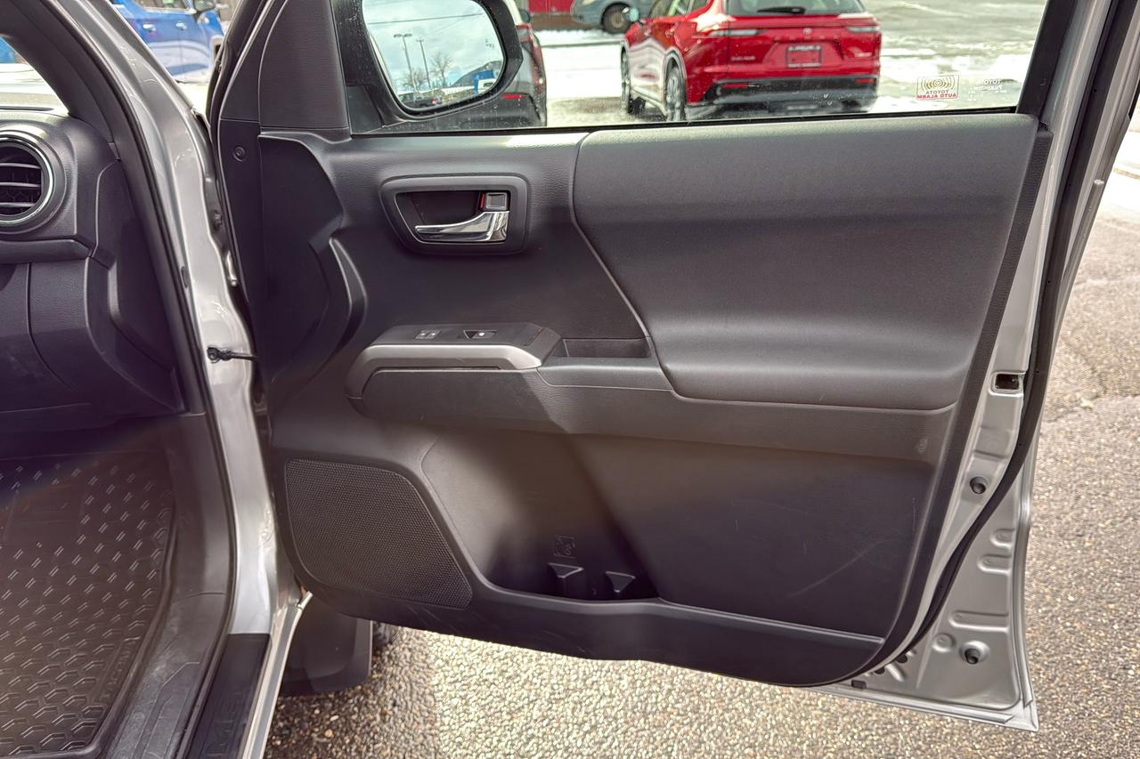 2016 Toyota Tacoma 4X4 Doublecab V6 6A TRD Sport Photo