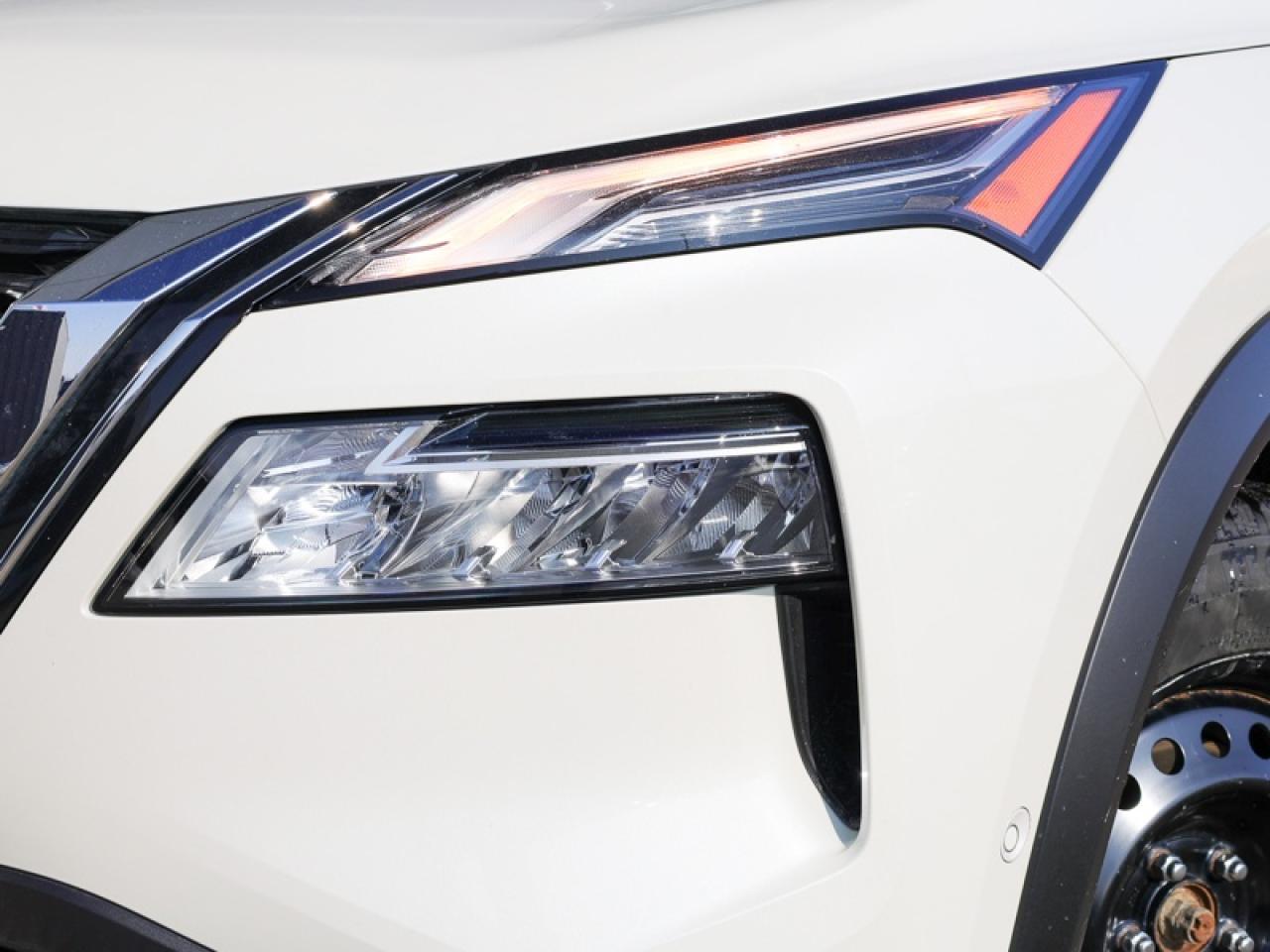 2023 Nissan Rogue Platinum  - HUD -  Moonroof - $215 B/W Photo