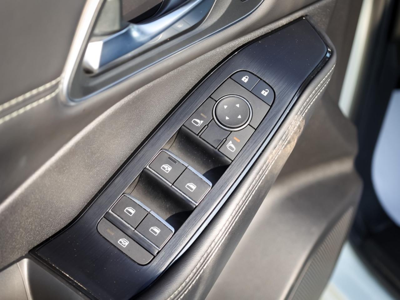 2023 Nissan Rogue Platinum  - HUD -  Moonroof - $215 B/W Photo