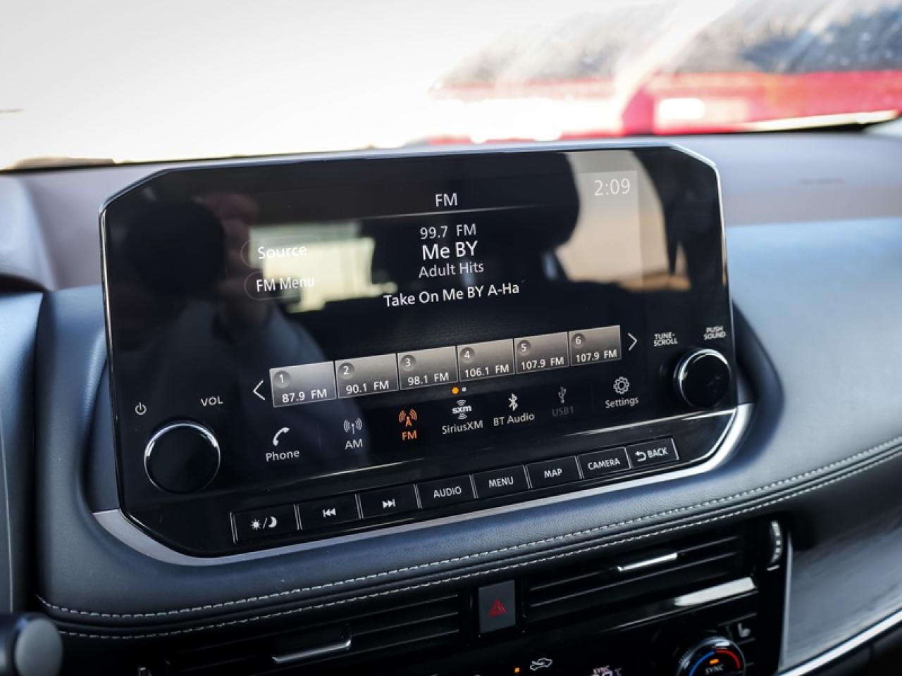 2023 Nissan Rogue Platinum  - HUD -  Moonroof - $215 B/W Photo