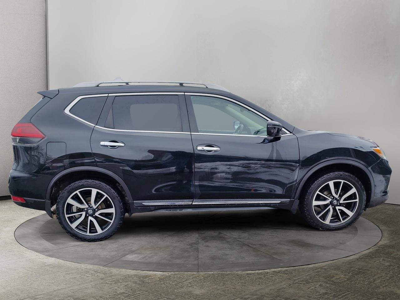 2020 Nissan Rogue SV Photo
