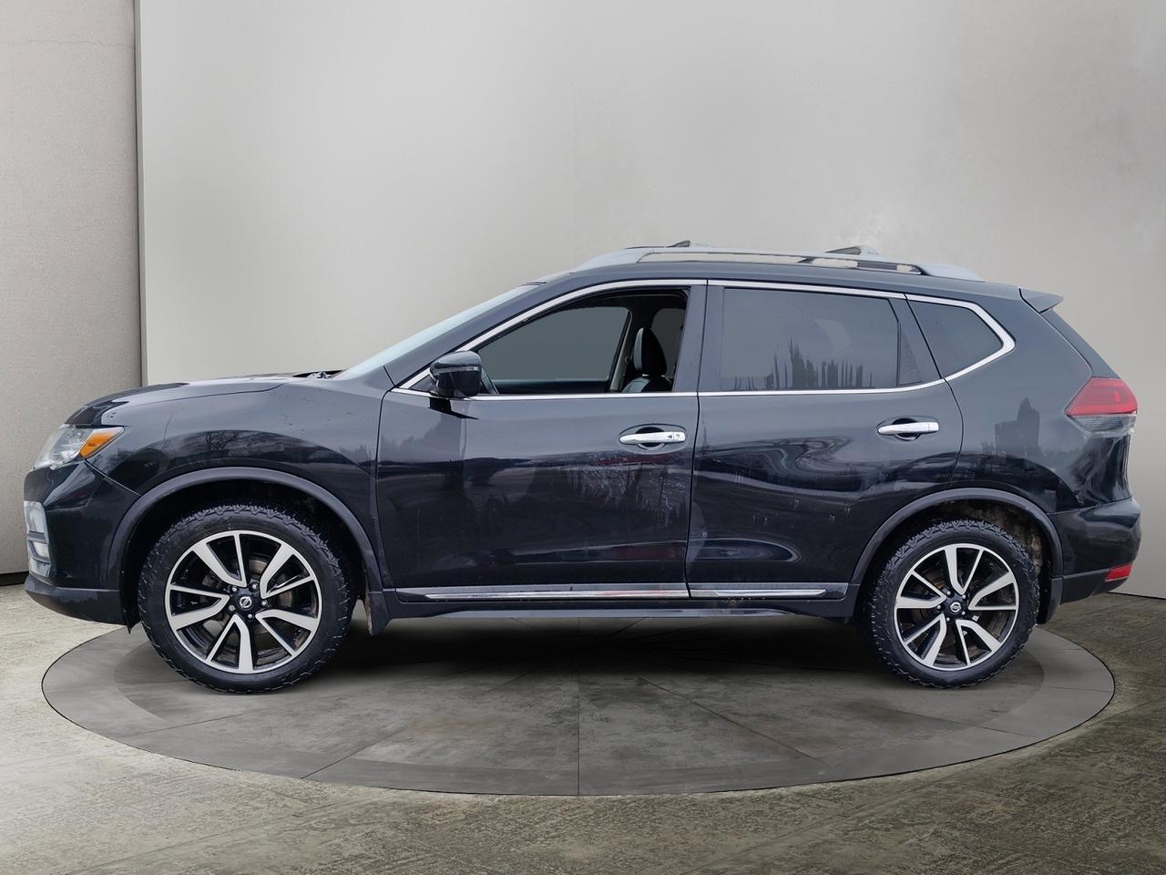 2020 Nissan Rogue SV Photo