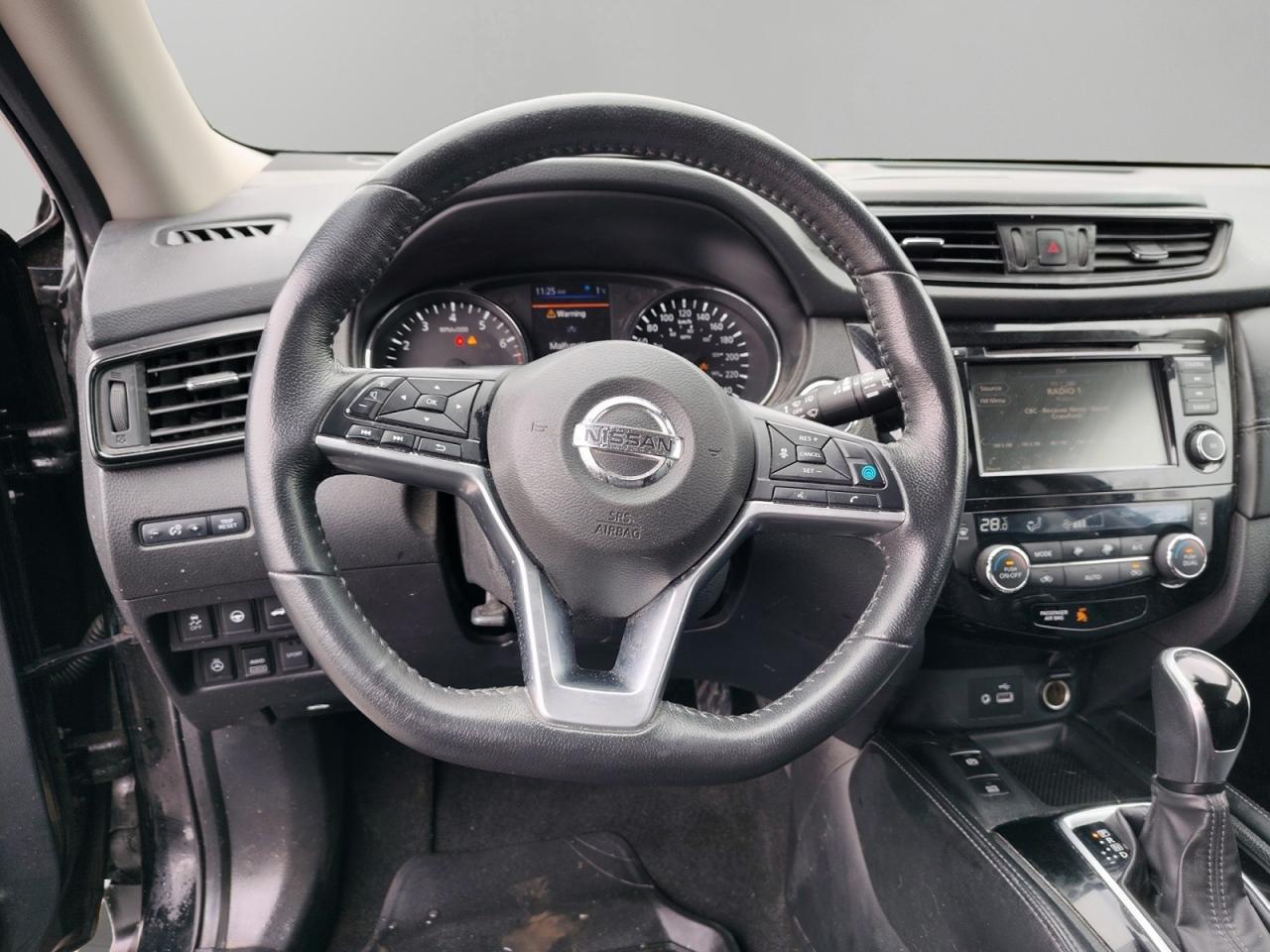 2020 Nissan Rogue SV Photo