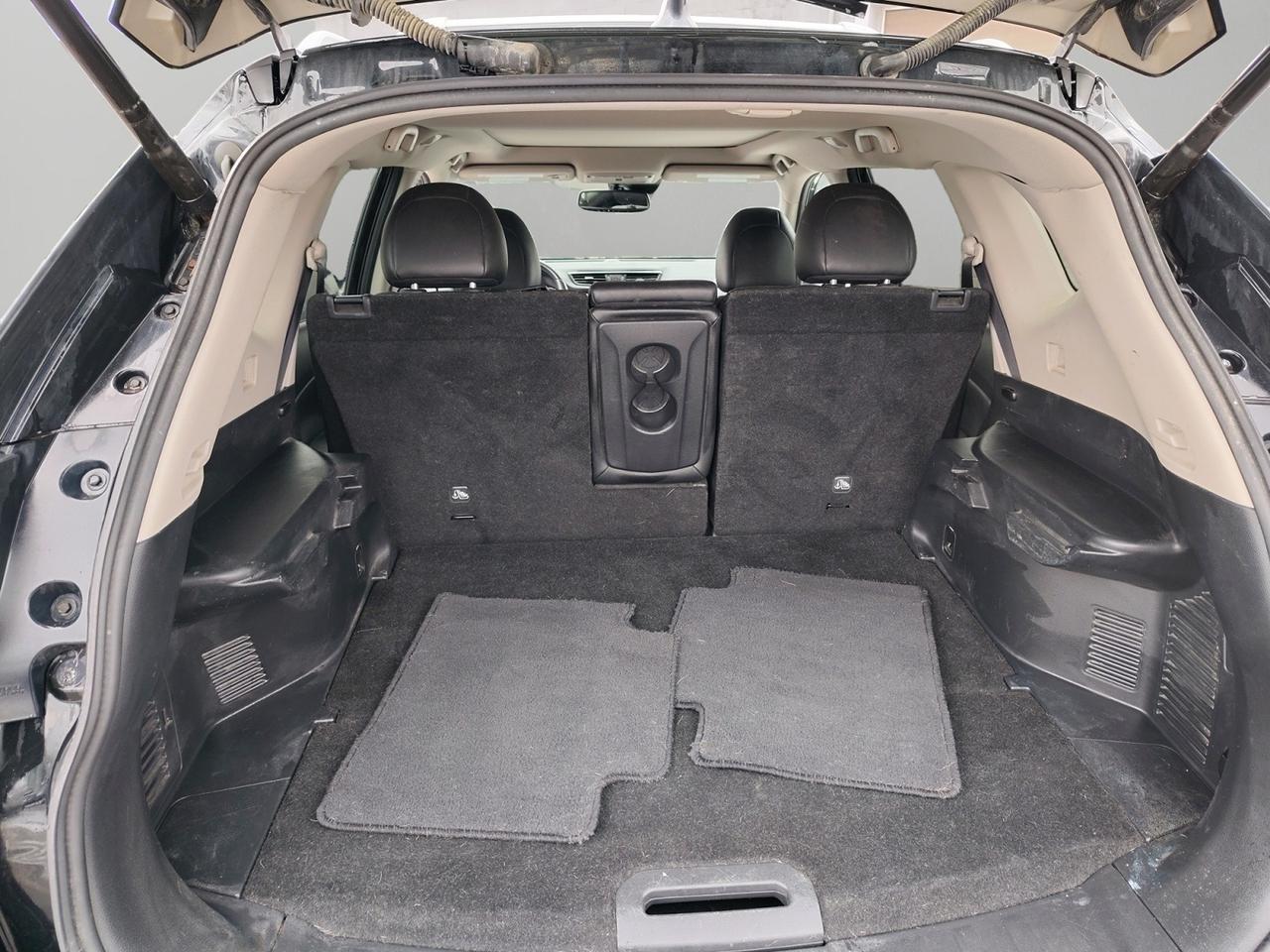 2020 Nissan Rogue SV Photo