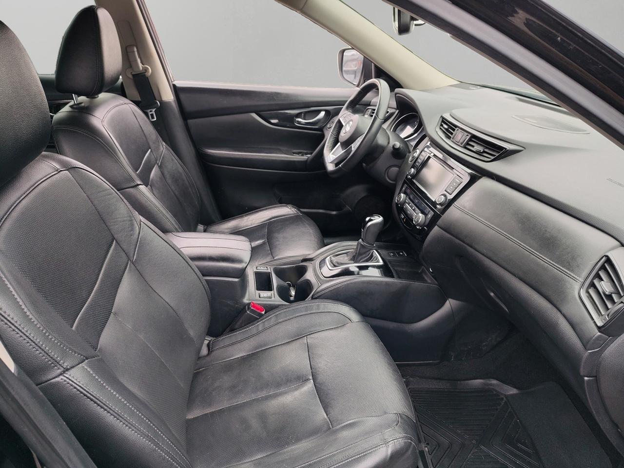 2020 Nissan Rogue SV Photo