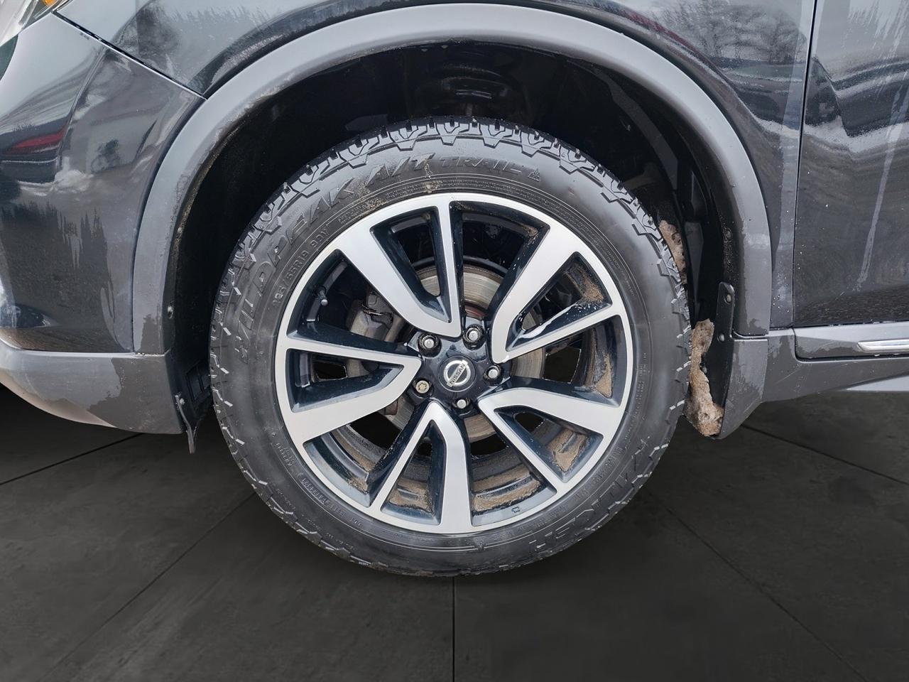 2020 Nissan Rogue SV Photo