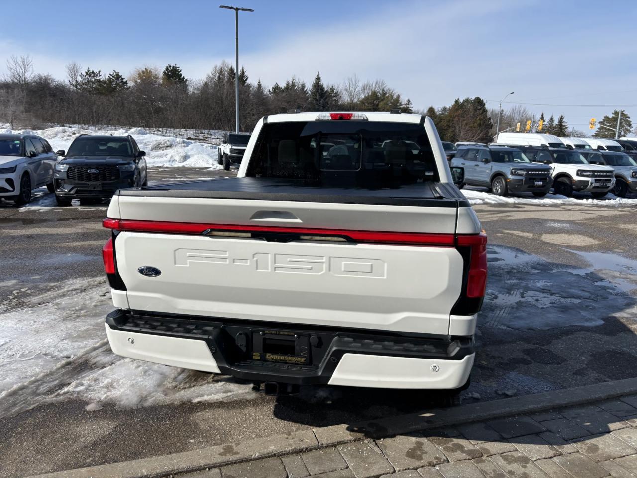 2023 Ford F-150 PLATINUM, EXTENDED RANGE, 22" RIMS, LOADED! Photo4