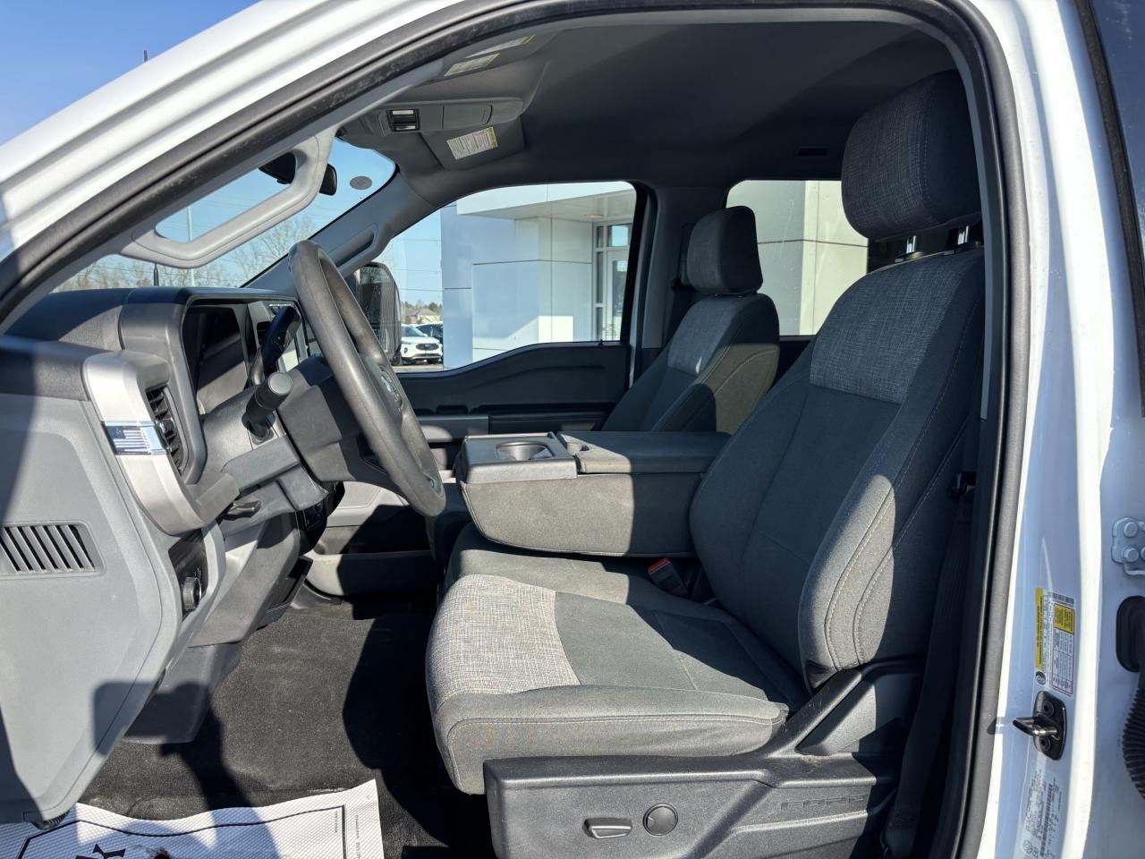 2024 Ford F-250 CREW CAB! 7.3L GODZILLA ENGINE! SHORT BOX! STEPS! Photo