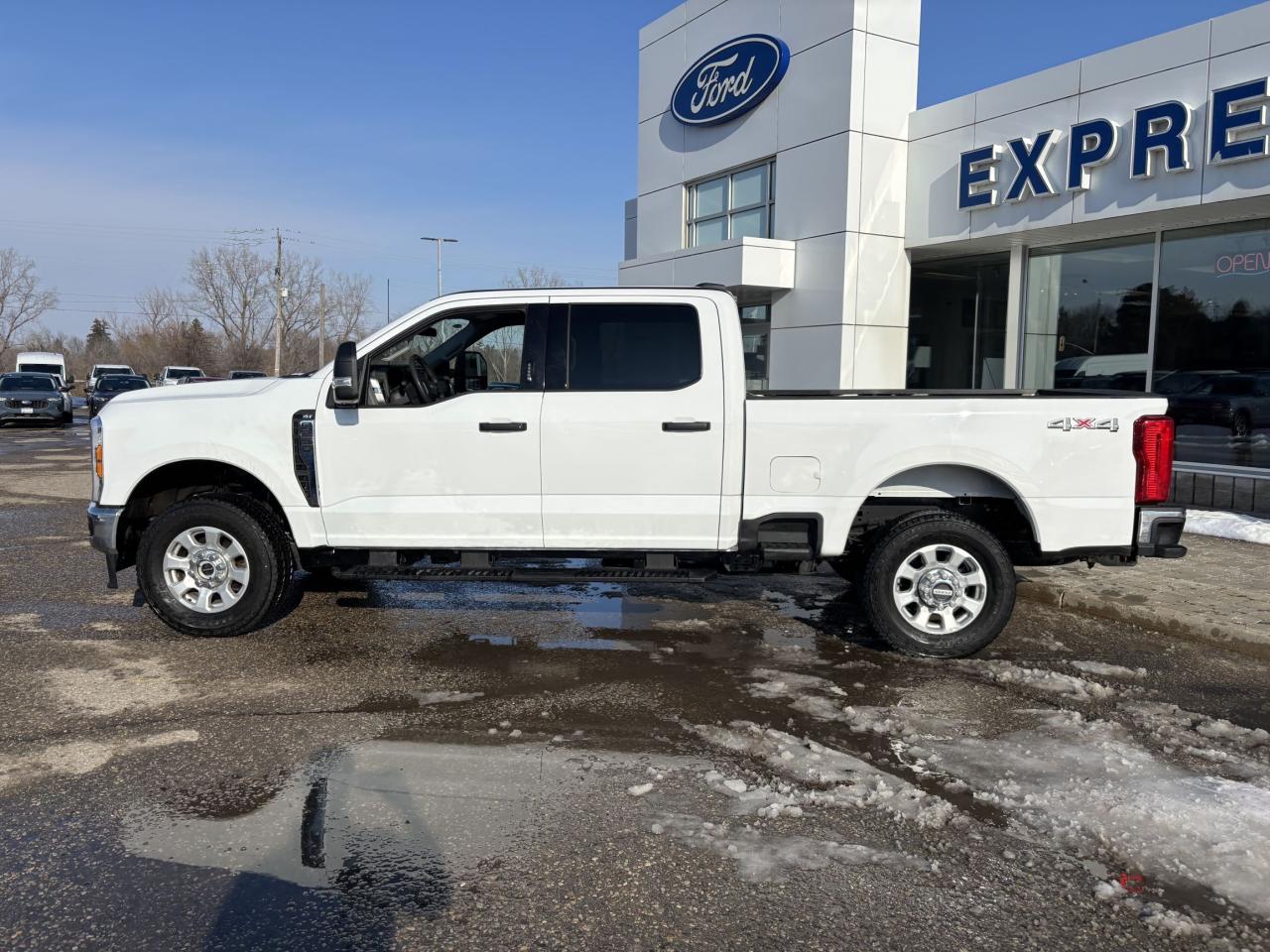 2024 Ford F-250 CREW CAB! 7.3L GODZILLA ENGINE! SHORT BOX! STEPS! Photo