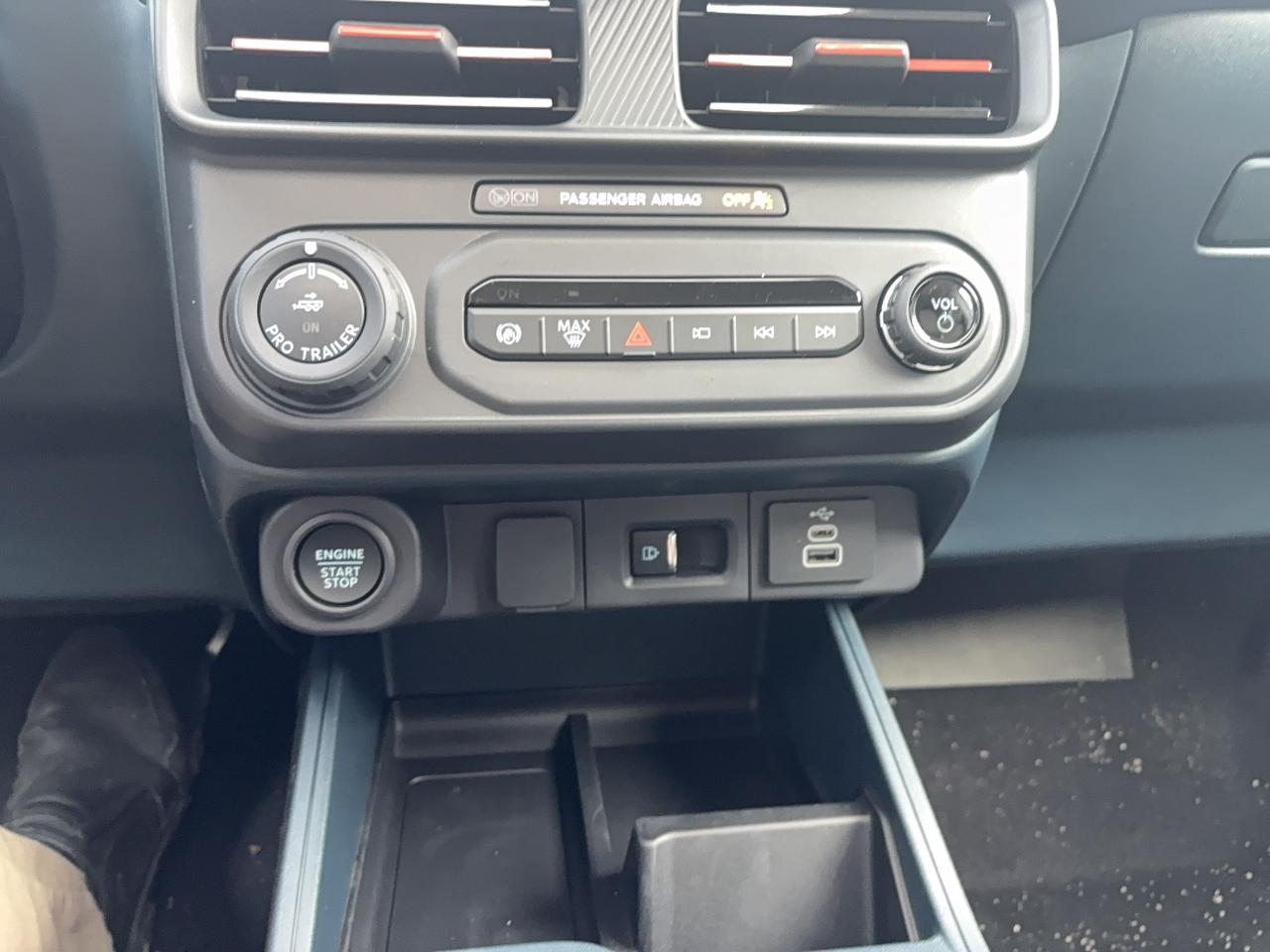 2026 Ford Maverick LARIAT, HYBRID, MOON ROOF, 360 DEGREE CAMERA Photo