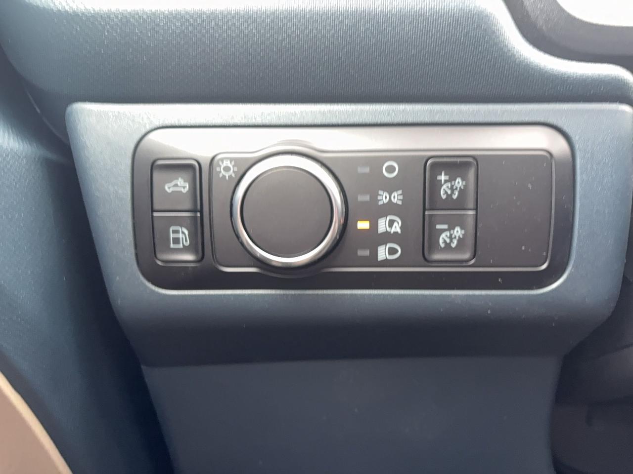 2026 Ford Maverick LARIAT, HYBRID, MOON ROOF, 360 DEGREE CAMERA Photo
