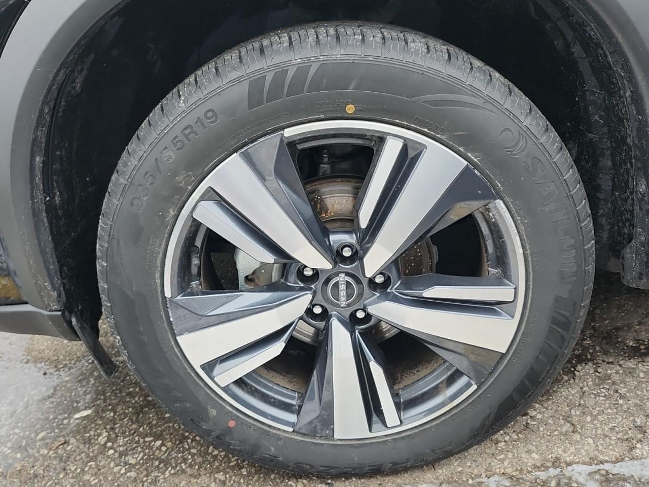 2024 Nissan Rogue SL Photo