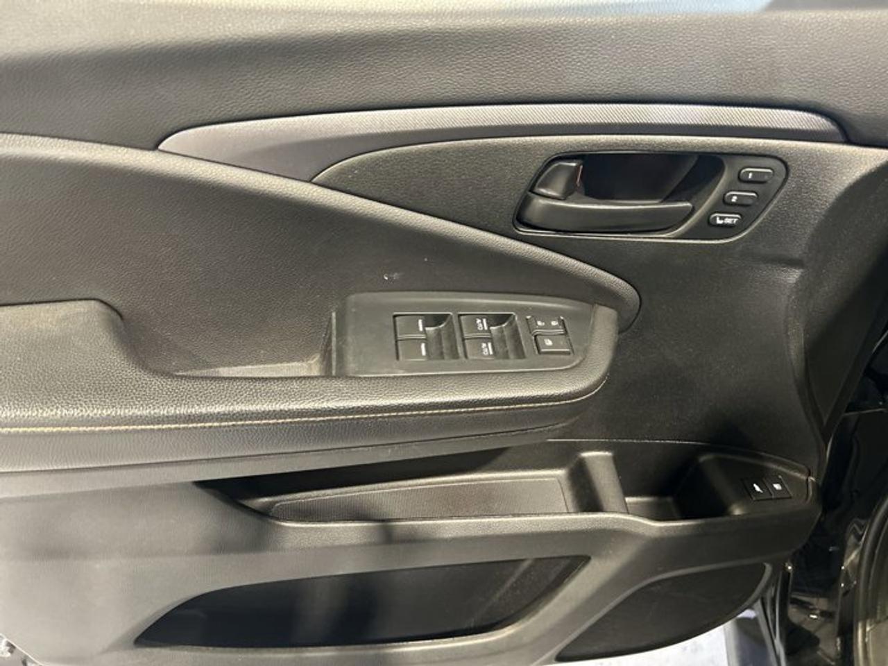 2023 Honda Passport TrailSport AWD | Remote Start | Heated Steering Wheel | Leather Seats Photo