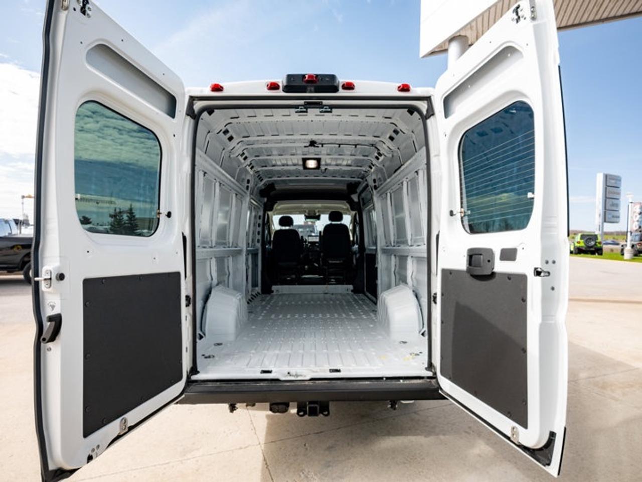 2025 RAM Cargo Van ProMaster SLT+ Photo4