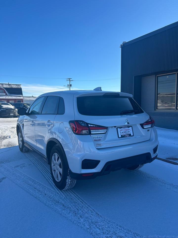 2022 Mitsubishi RVR SE Photo