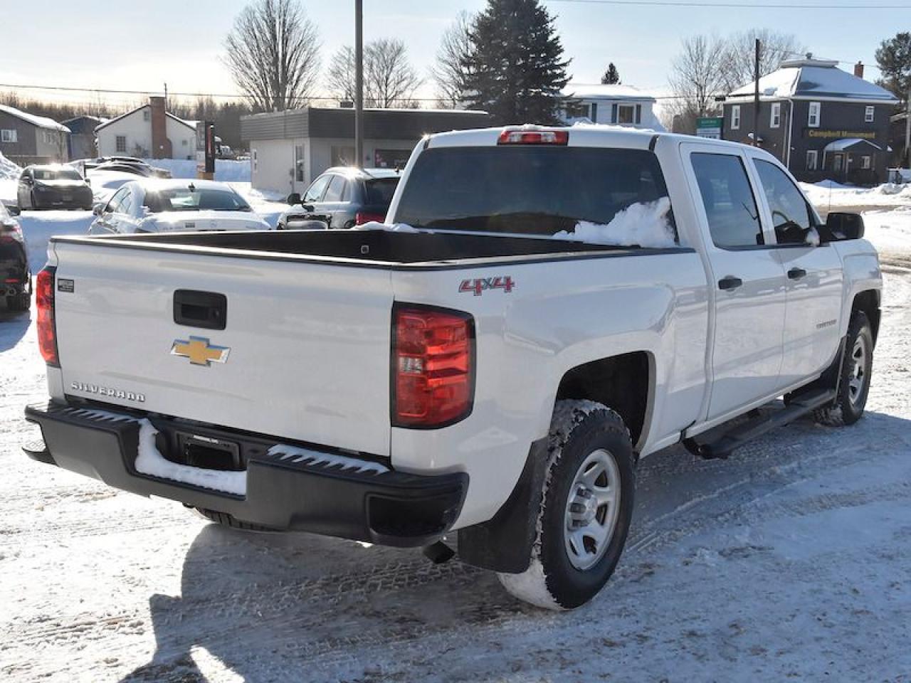 2016 Chevrolet Silverado 1500 4WD CREW CAB 153.0" Photo2