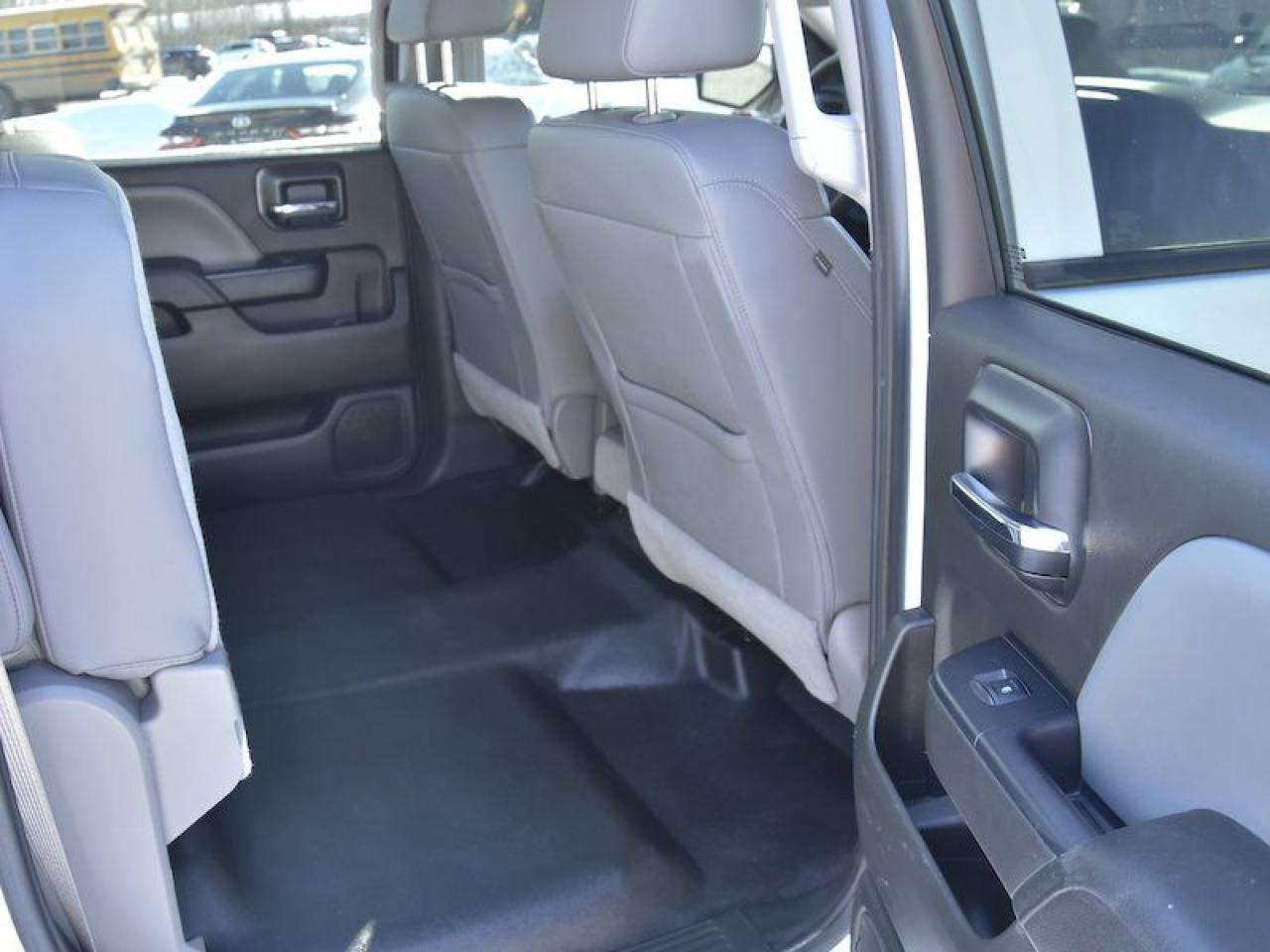 2016 Chevrolet Silverado 1500 4WD CREW CAB 153.0" Photo