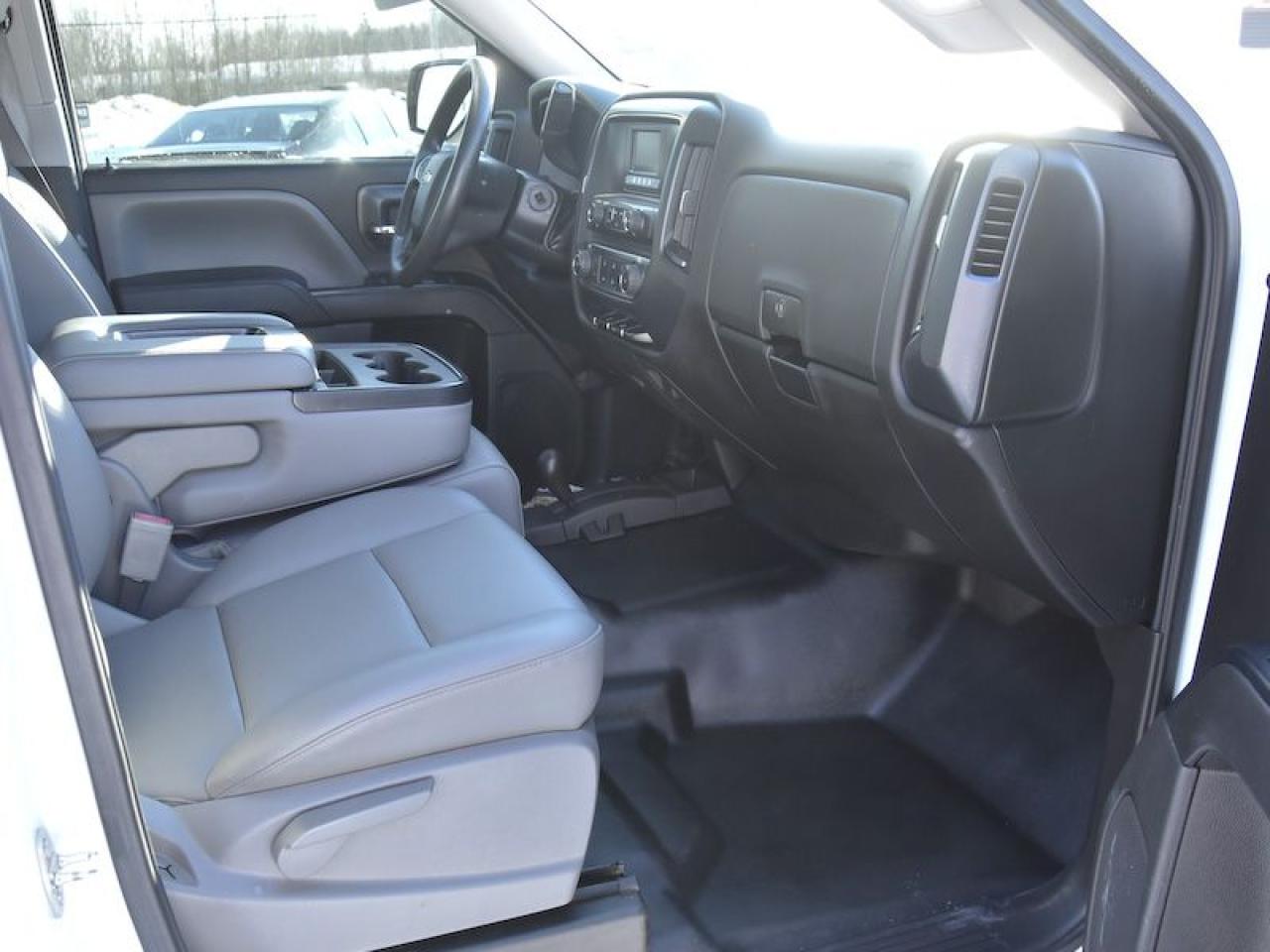 2016 Chevrolet Silverado 1500 4WD CREW CAB 153.0" Photo