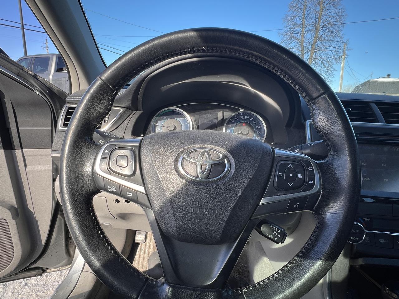 2015 Toyota Camry XLE Photo