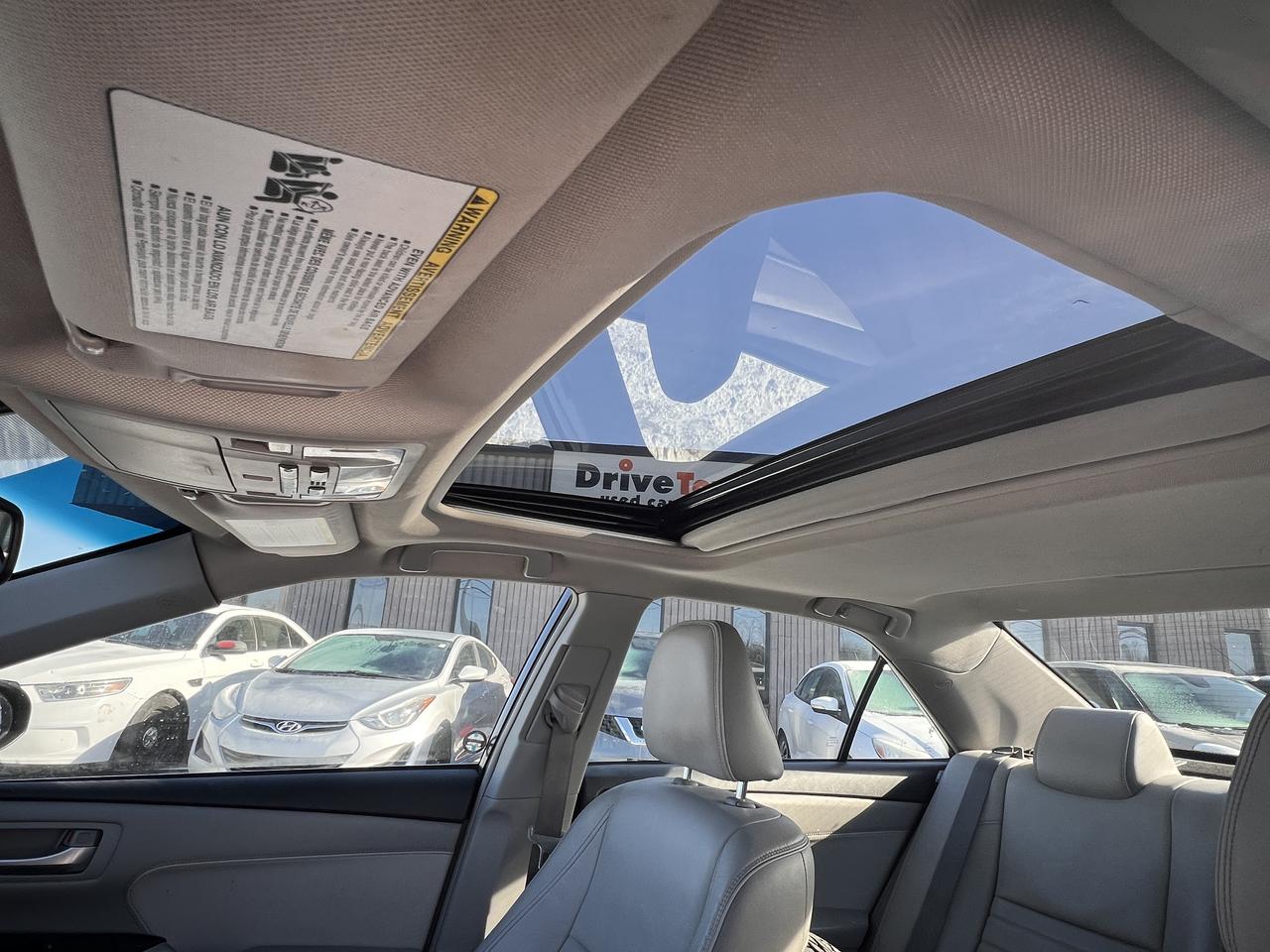 2015 Toyota Camry XLE Photo