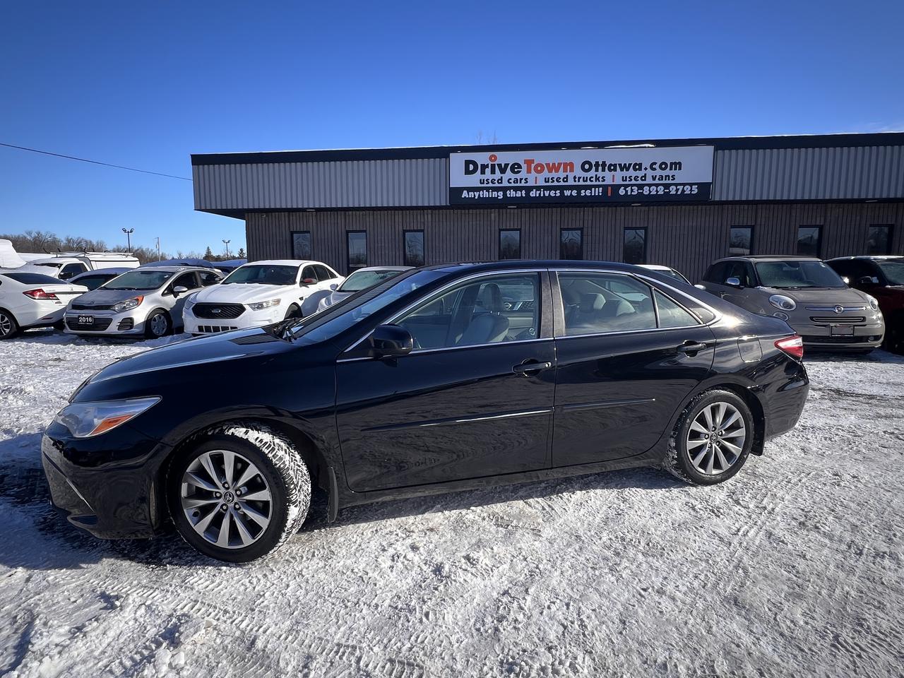 2015 Toyota Camry XLE Photo