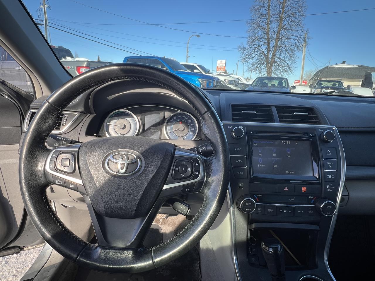 2015 Toyota Camry XLE Photo