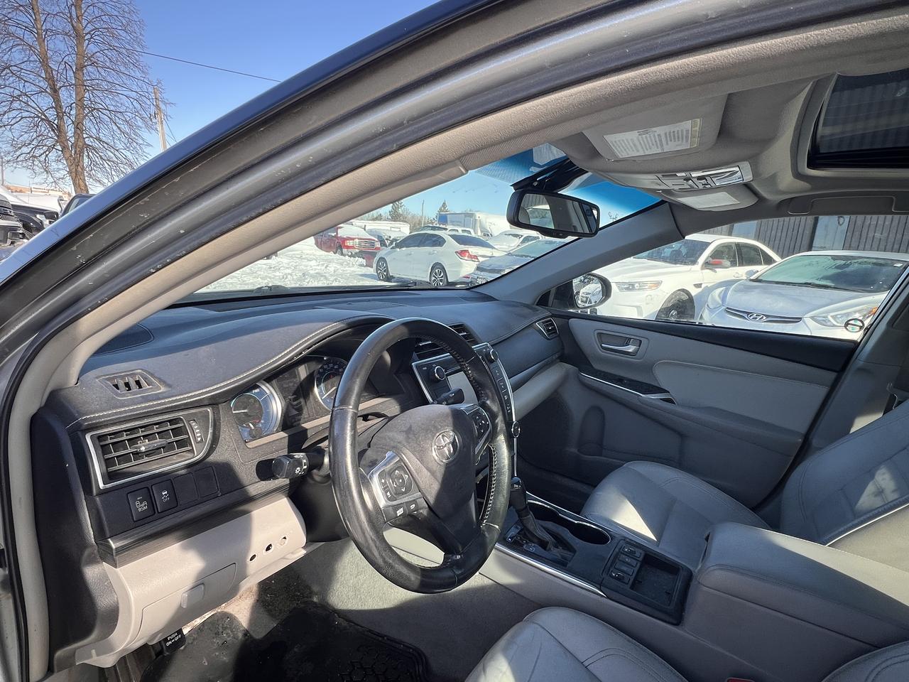 2015 Toyota Camry XLE Photo