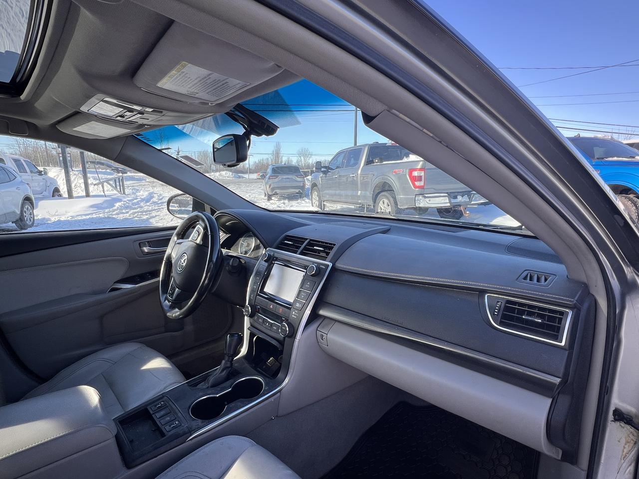 2015 Toyota Camry XLE Photo