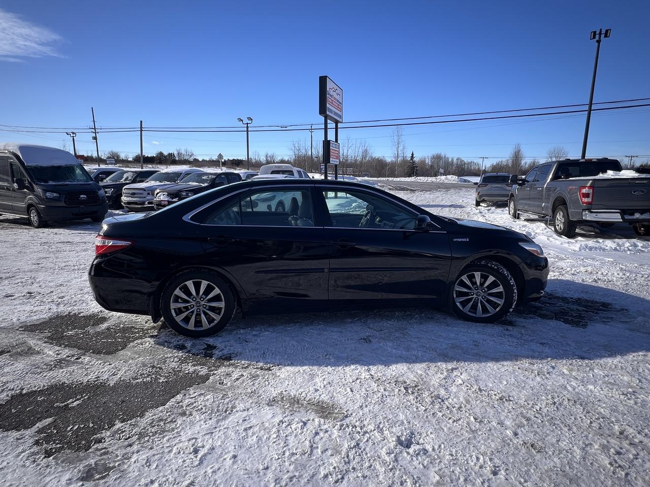 2015 Toyota Camry XLE Photo