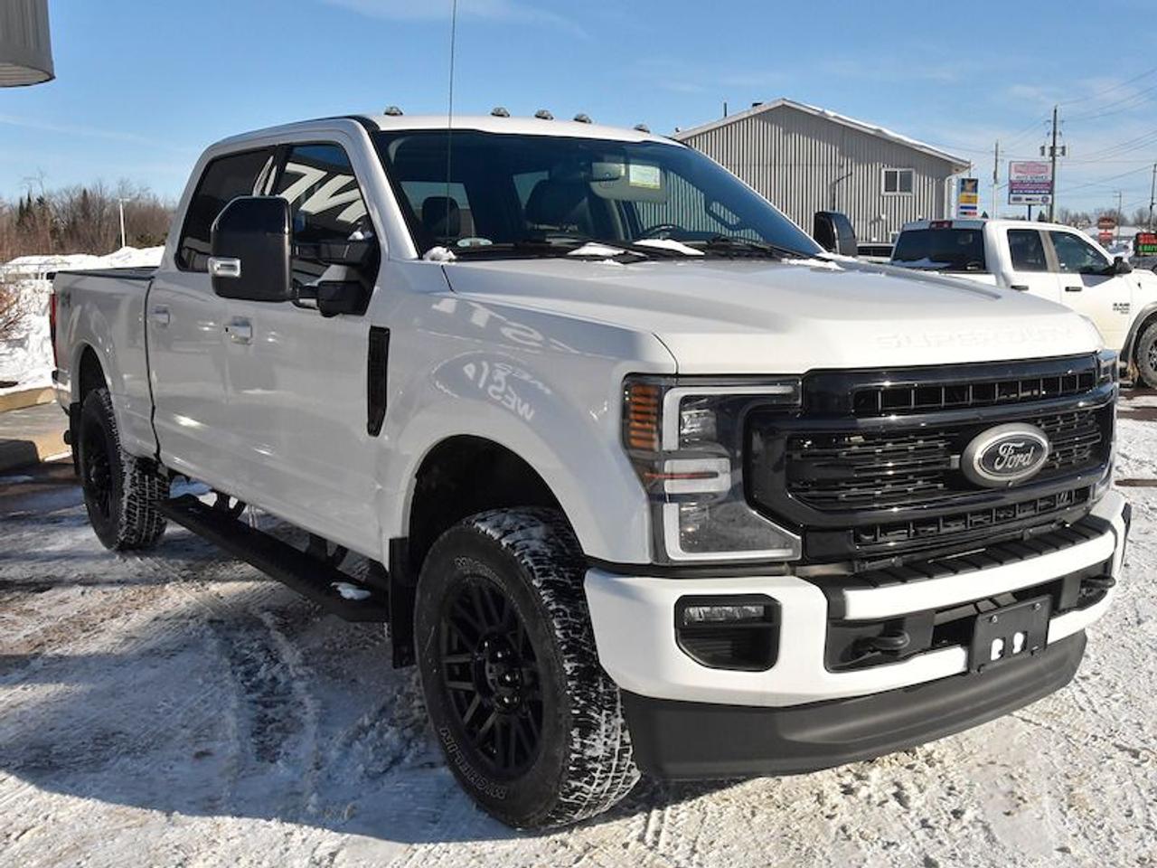 2021 Ford SUPER DUTY F-250 SRW LARIAT Photo