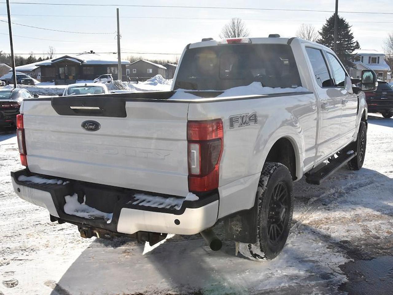 2021 Ford SUPER DUTY F-250 SRW LARIAT Photo2