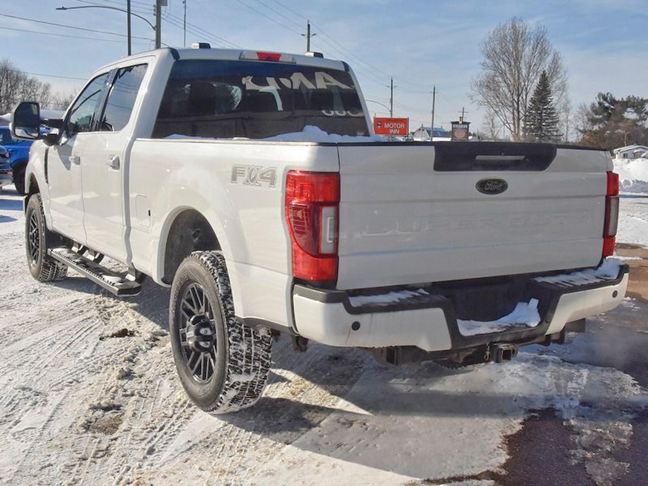 2021 Ford SUPER DUTY F-250 SRW LARIAT Photo