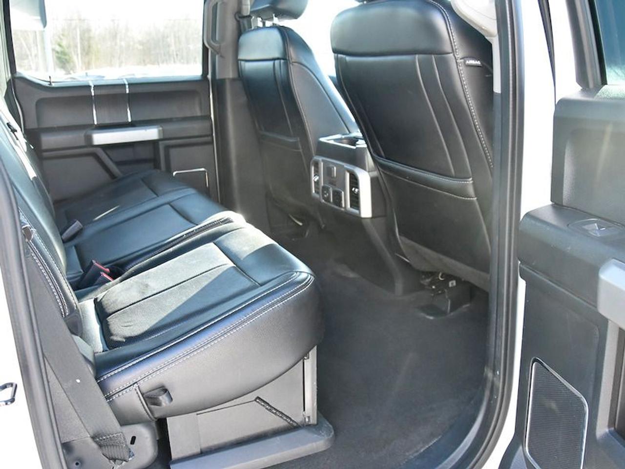 2021 Ford SUPER DUTY F-250 SRW LARIAT Photo