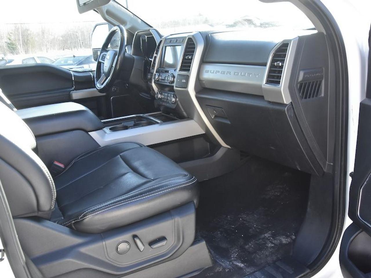 2021 Ford SUPER DUTY F-250 SRW LARIAT Photo