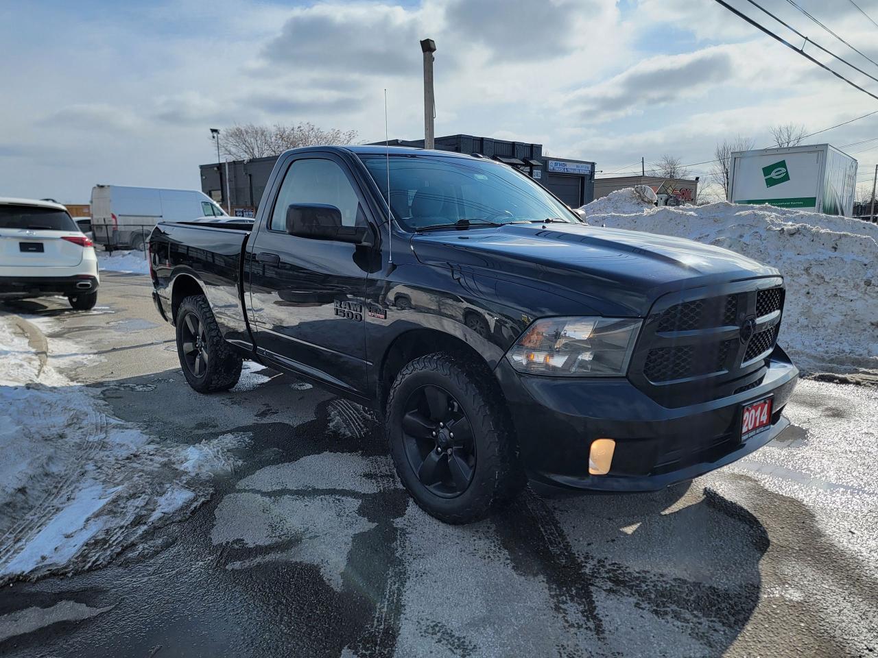 2016 RAM 1500 Express | HEMI - Photo #1