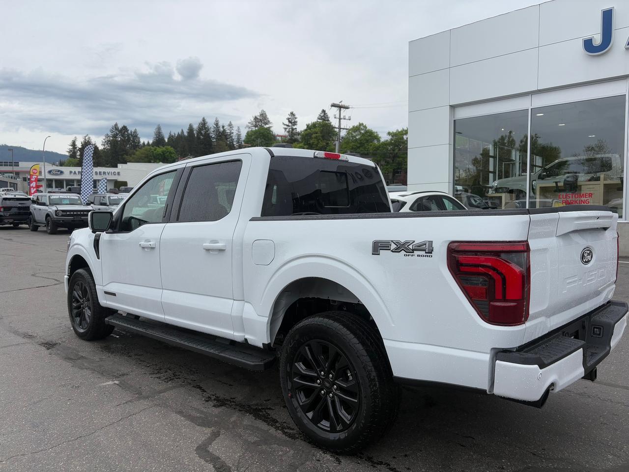 2026 Ford F-150 Lariat Photo2