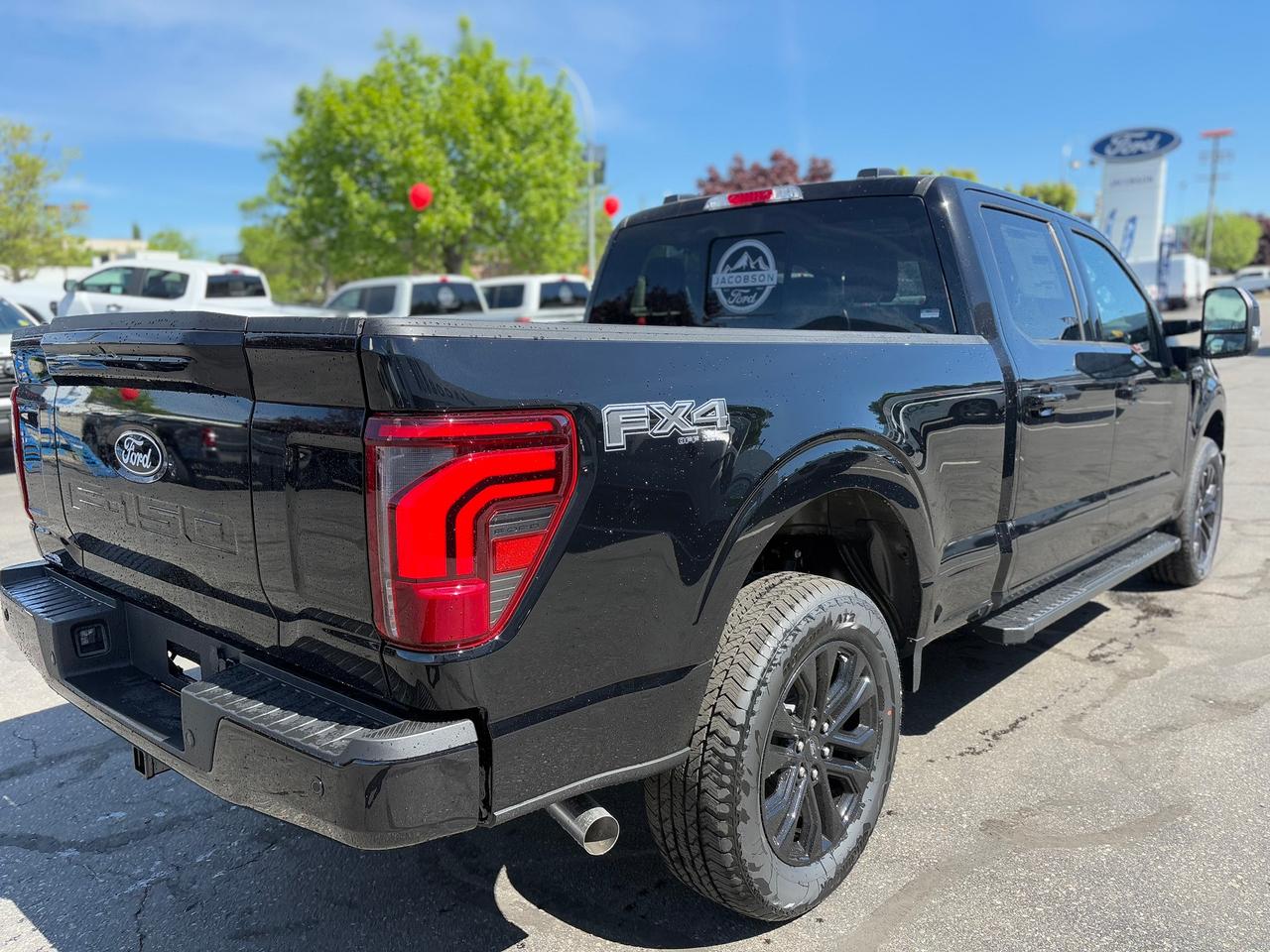 2026 Ford F-150 Lariat Photo4