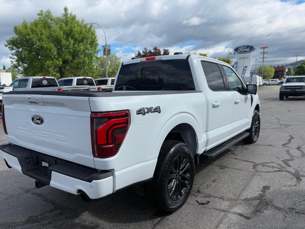 2026 Ford F-150 Lariat Photo4