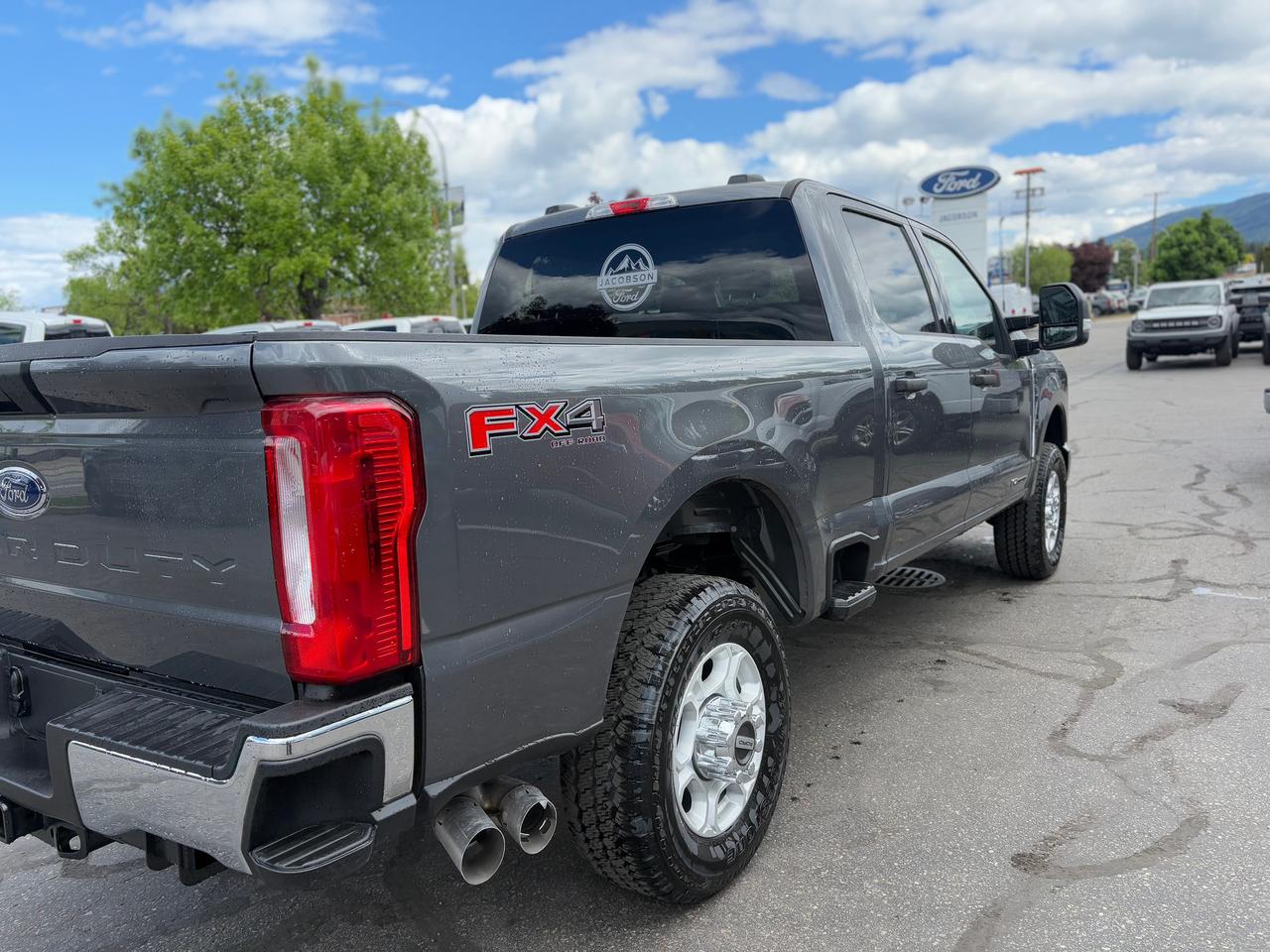 2026 Ford F-350 Super Duty SRW XLT Photo4