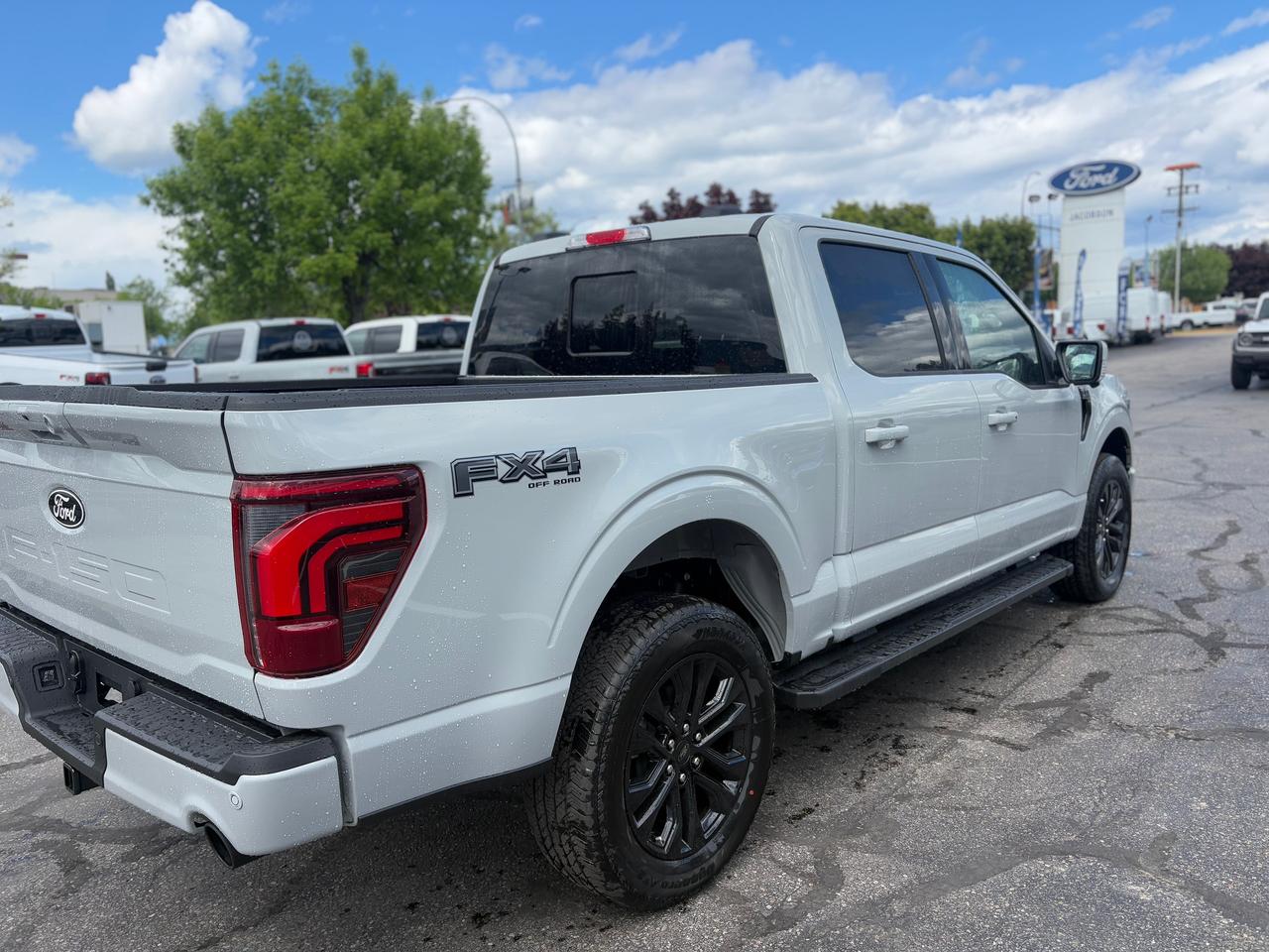 2026 Ford F-150 Lariat Photo4