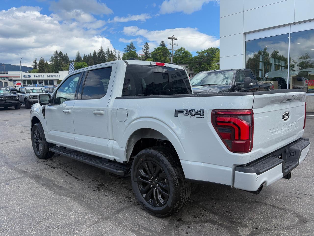 2026 Ford F-150 Lariat Photo2