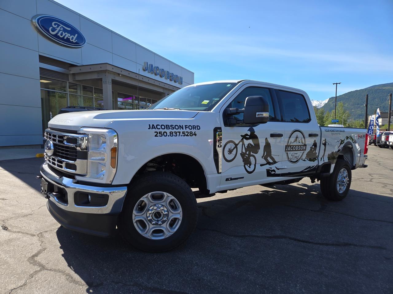 2026 Ford F-350 Super Duty SRW XLT Photo0