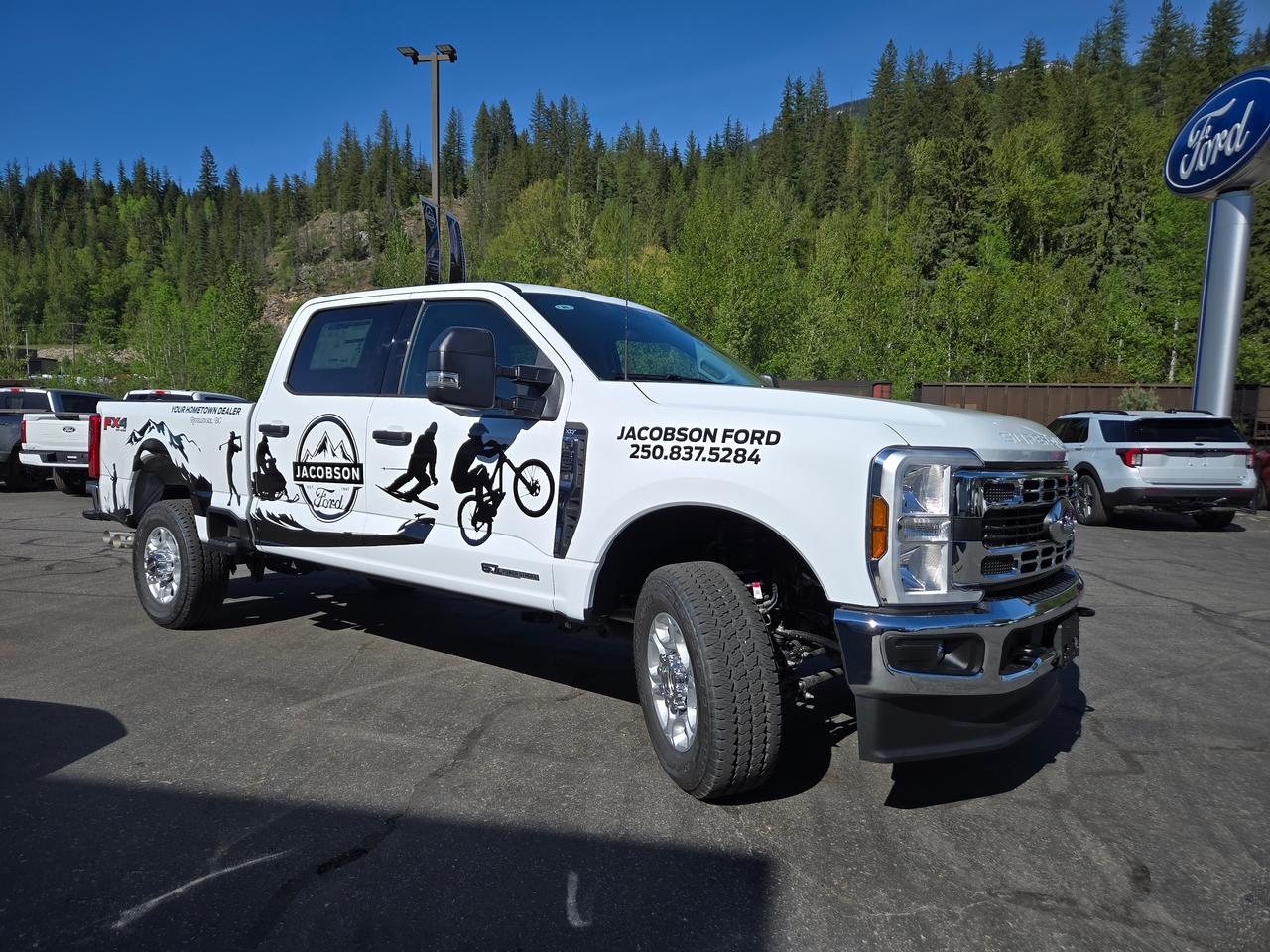 2026 Ford F-350 Super Duty SRW XLT Photo2