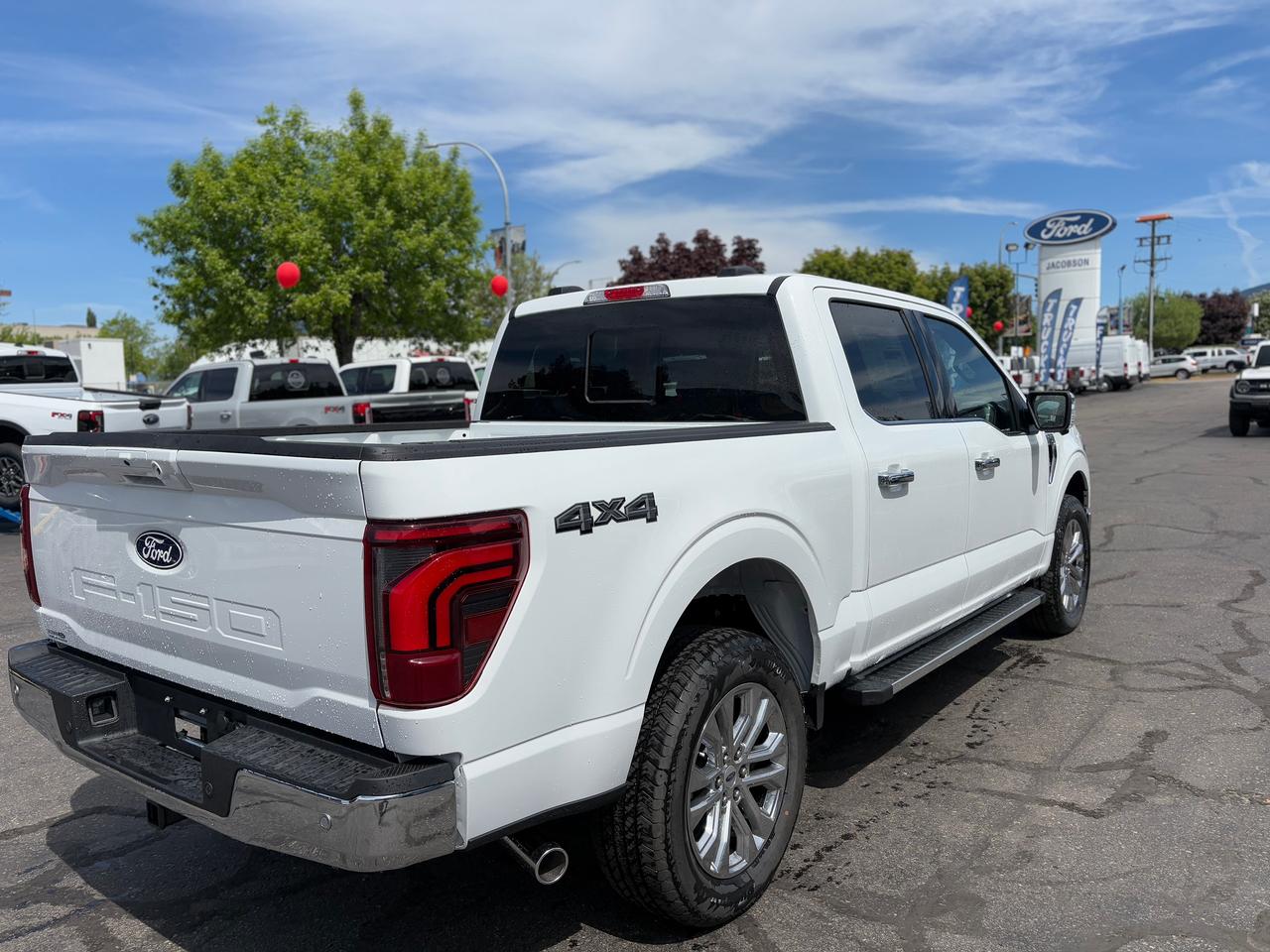 2026 Ford F-150 Lariat Photo4