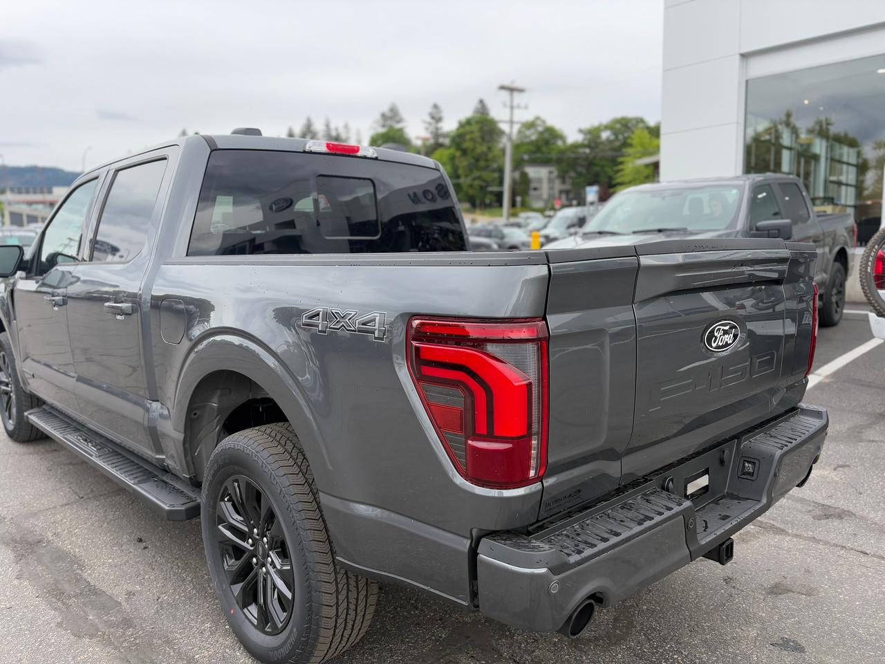 2026 Ford F-150 Lariat Photo2