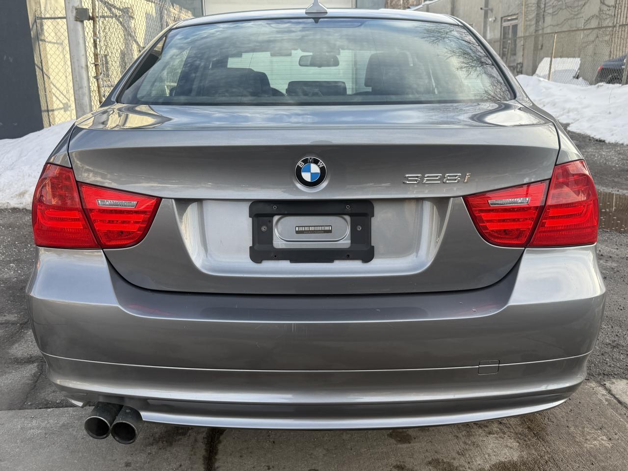 2011 BMW 3 Series 328i xDrive Classic Edition Photo