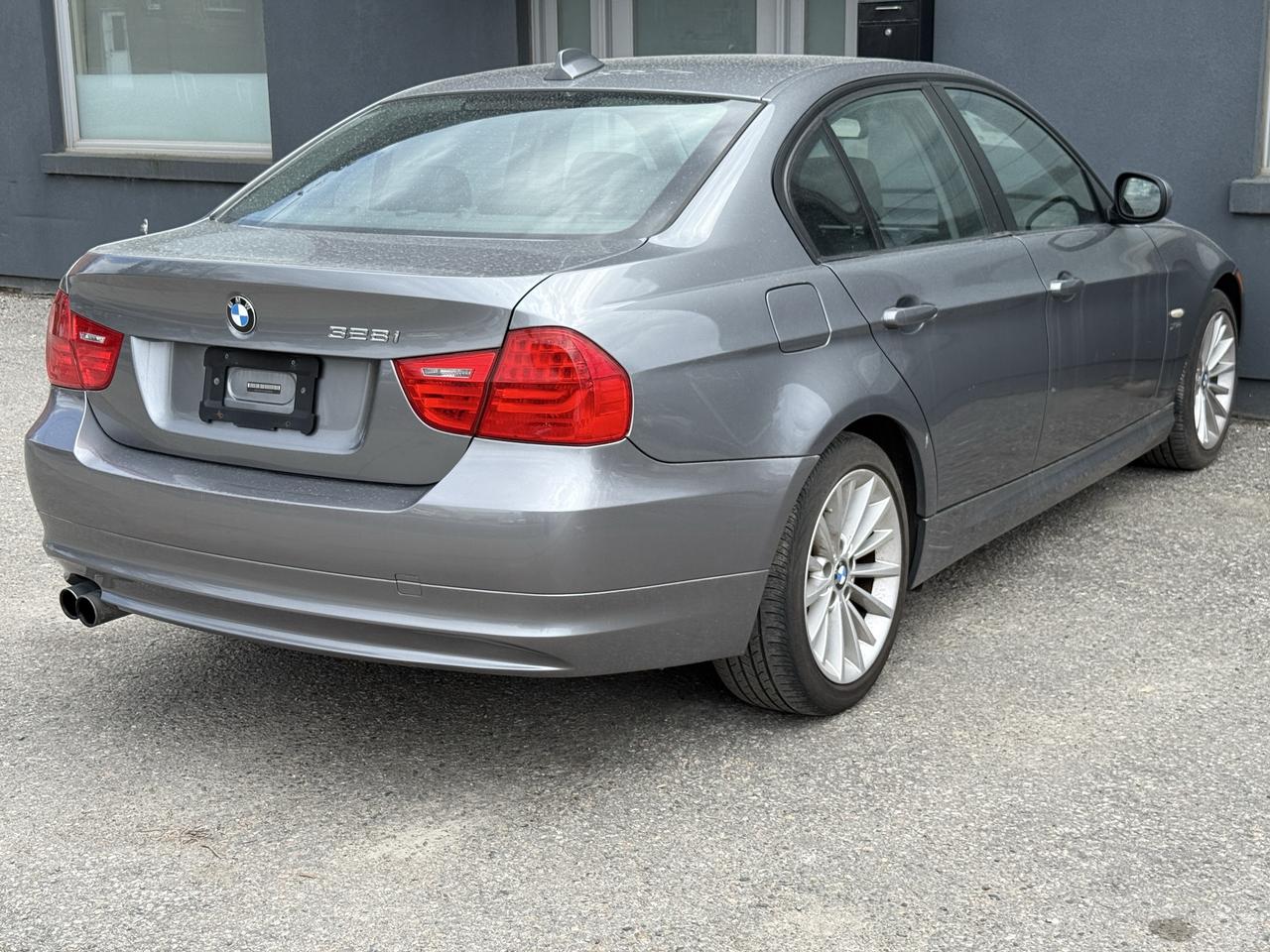 2011 BMW 3 Series 4dr Sdn 328i xDrive AWD Classic Ed Photo