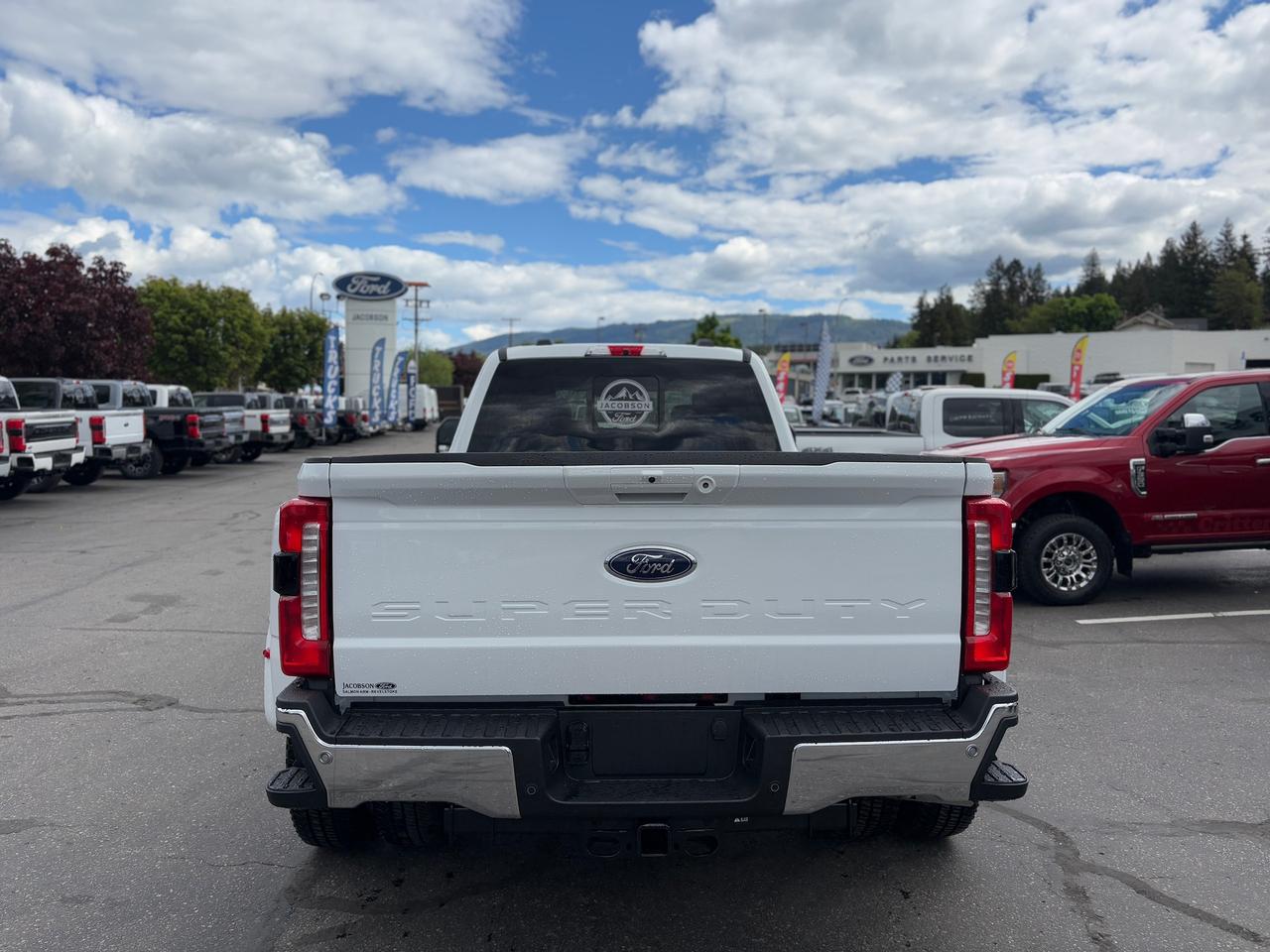 2026 Ford F-350 Super Duty DRW Lariat Photo3