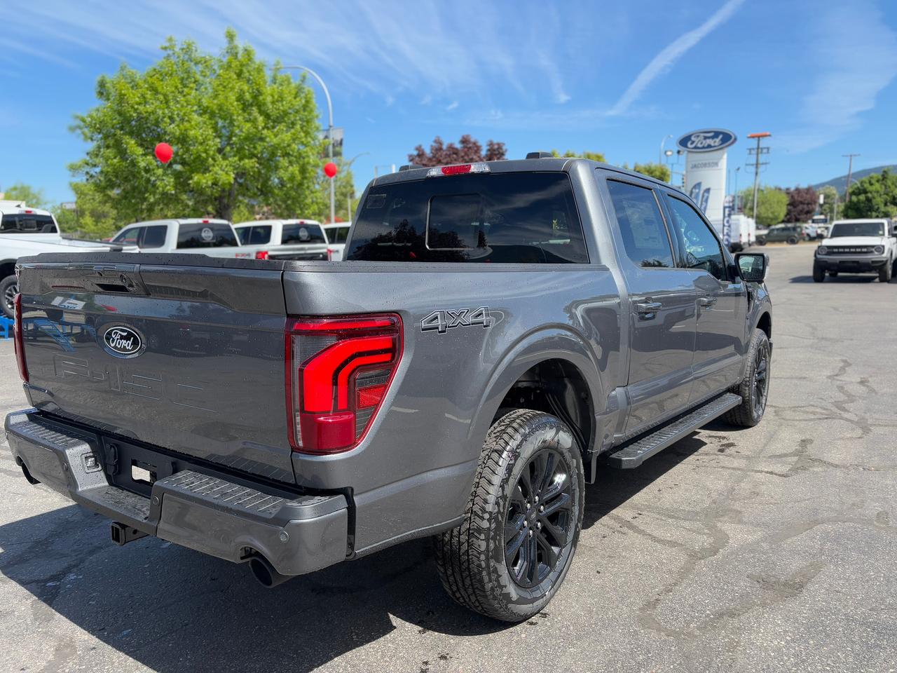 2026 Ford F-150 Lariat Photo4